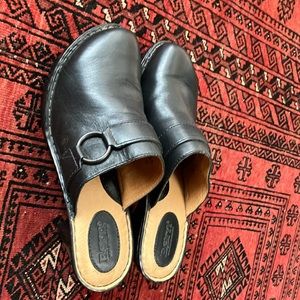 Born clogs, black leather, women’s